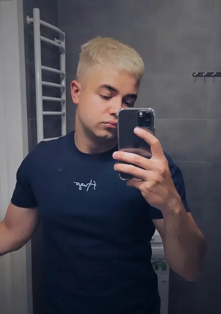 Я Alex, 24, из Ивано-Франковска, ищу знакомство для приятного времяпровождения