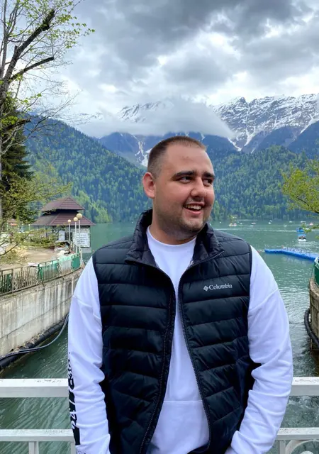 Я Егор, 28, из Луганска, ищу знакомство для совместных путешествий