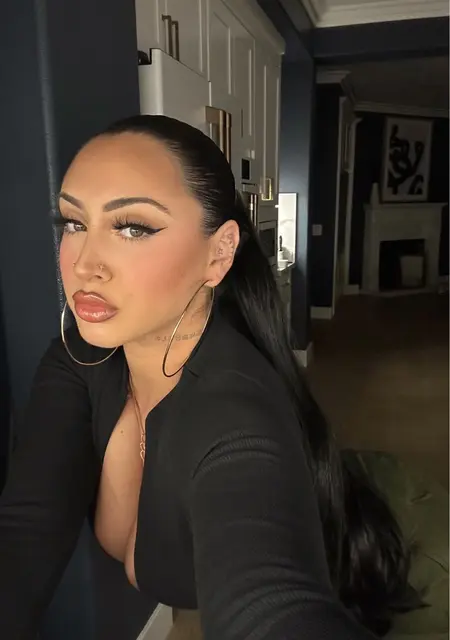 Я Ornella, 29, знакомлюсь без обязательств в Вийёрбан