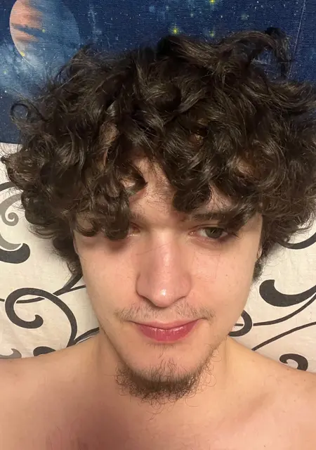 Я Владик, 21, из Киева, ищу знакомство для общения