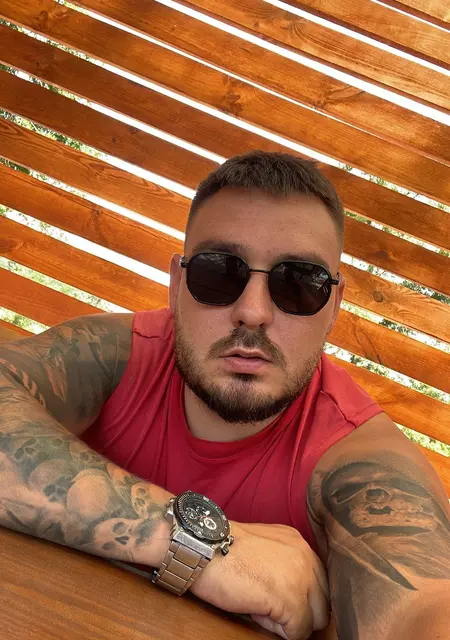 Я Денис, 34, из Днепра, ищу знакомство для приятного времяпровождения