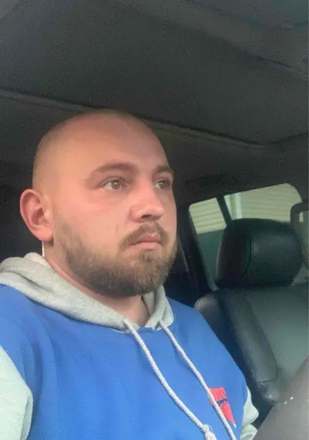 Я Vasil, 31, из Мукачева, ищу знакомства без обязательств