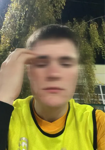 Я Anton, 23, из Кицмани, ищу знакомство для приятного времяпровождения