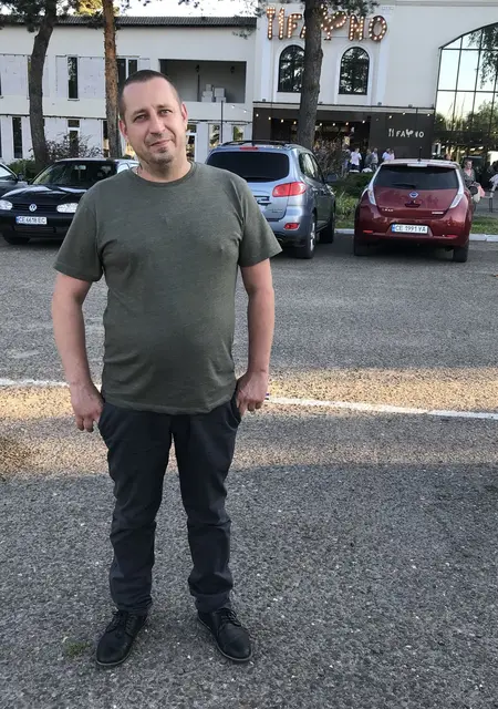 Вова из Черновцов, мне 37, познакомлюсь для открытые отношения