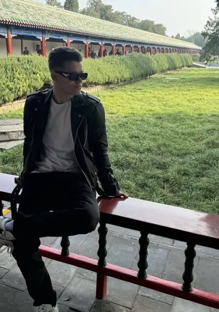 Я Артем, 19, знакомлюсь без обязательств в Одессе