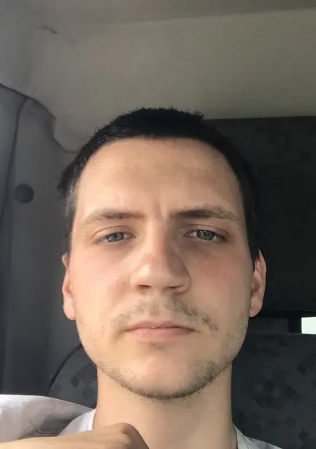 Я Артем, 21, из Харькова, ищу знакомство для постоянных отношений