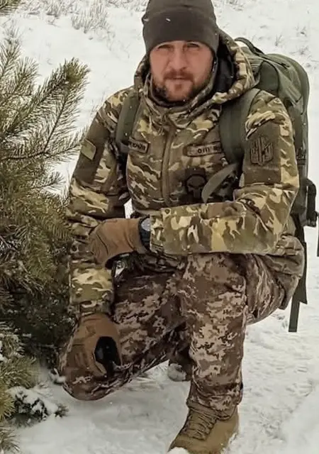 Евгений из Бурыни, мне 44, познакомлюсь без обязательств