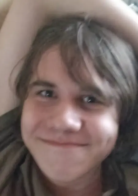 Я Влад, 18, из Донецка, ищу знакомства на одну ночь