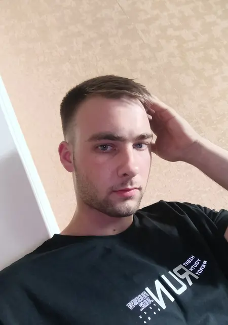 Я Виктор, 21 років, знайомлюсь без зобов'язань у Маріуполі