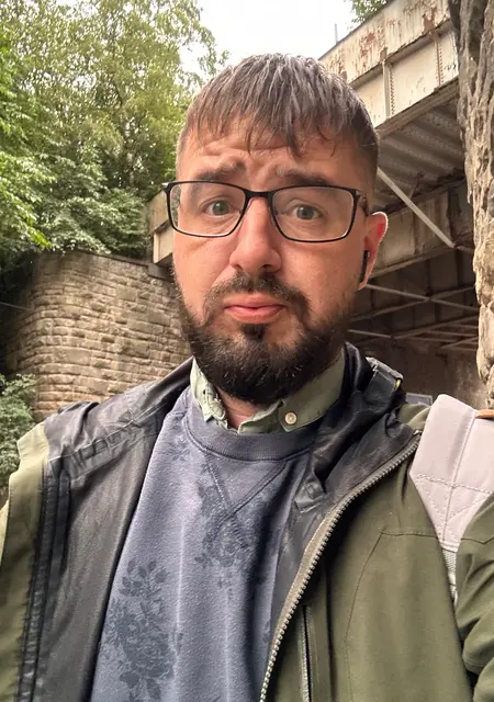 Я Cameron, 34, из Бирмингема, ищу знакомства без обязательств