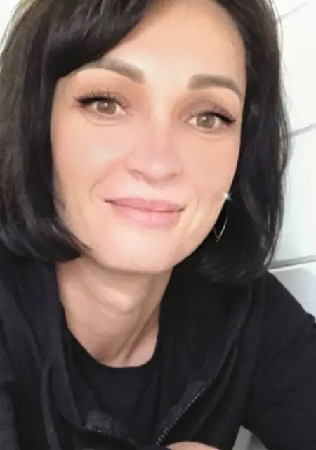 Я Марина, 48, знакомлюсь без обязательств в Киеве