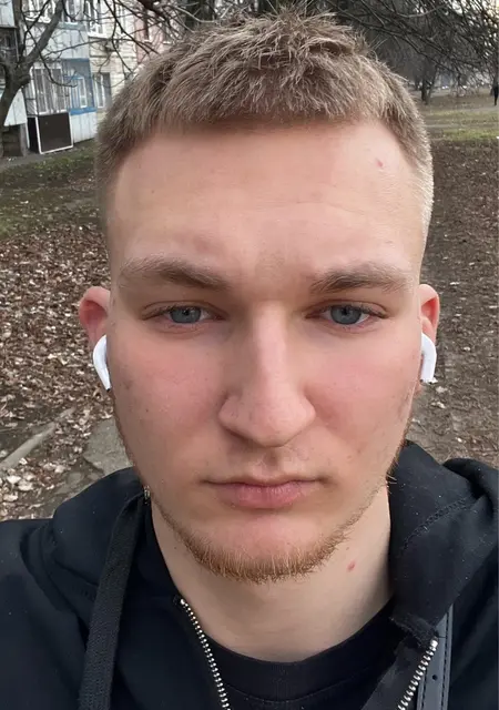 Я Артём, 19, из Одессы, ищу знакомства без обязательств