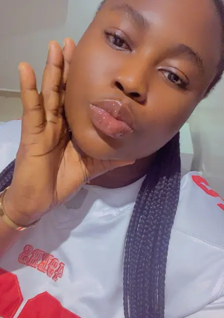 Fancy Nancy from London, looking for chat