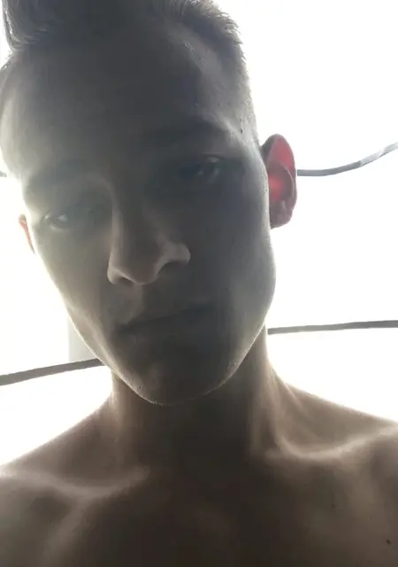 Я Дима, 24, из Борисова, ищу знакомства на одну ночь