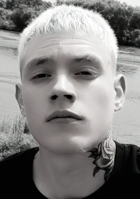 Я Nikolay Sergeevich, 20, знакомлюсь для приятного времяпровождения в Луганске