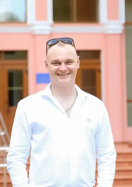 Я Вячеслав, 32, из Киева, ищу знакомство для приятного времяпровождения