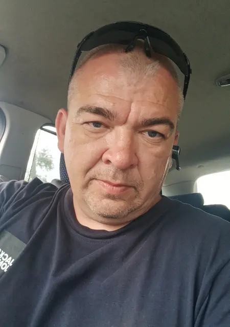 Я Евгений, 46 років з Запоріжжя, шукаю знайомства без зобов'язань