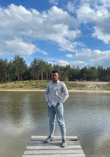 Dmutro из Обухова, мне 21, познакомлюсь на одну ночь