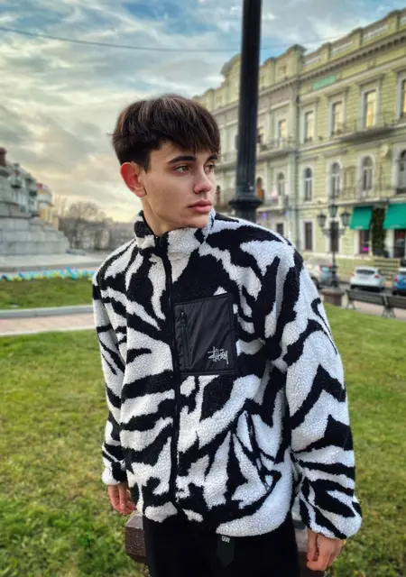 Я Денчик, 23, из Червонограда, ищу знакомство для вирта