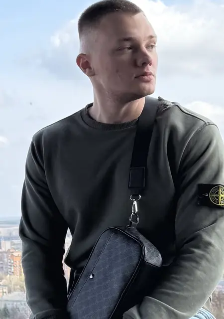 Я Alexey, 23 років з Харкова, шукаю знайомства без зобов'язань