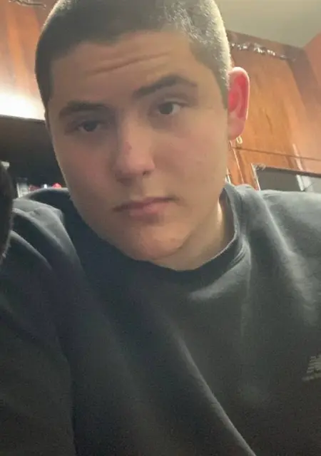 Я Влад, 19, знакомлюсь на одну ночь в Запорожье