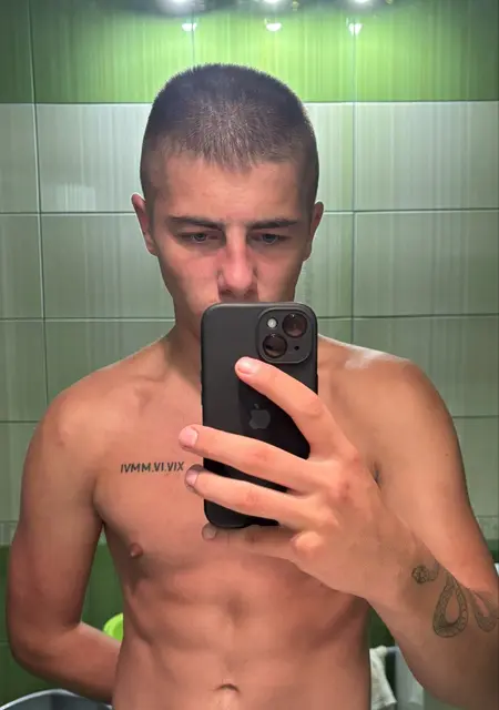 Максим из Львова, мне 21, познакомлюсь на одну ночь