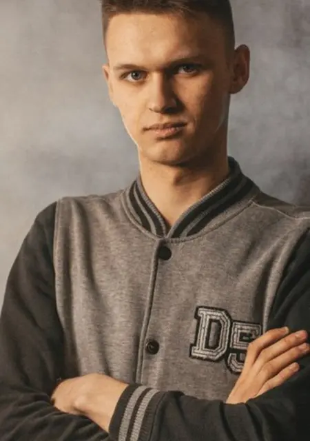 Stanislav из Ивано-Франковска, мне 26, познакомлюсь для приятного времяпровождения