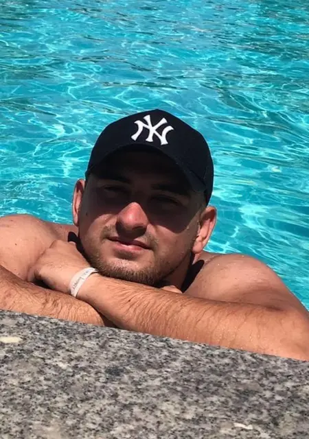 Я Artem, 29 років з Краматорська, шукаю знайомства без зобов'язань