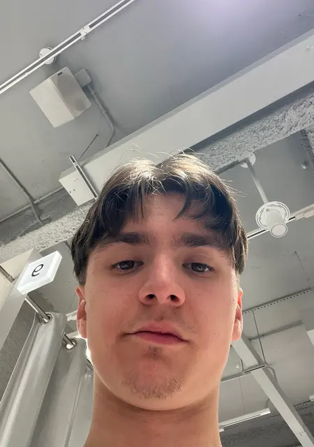 Soy Denis, 20 años de Córdoba, busco conocer gente para relación sin ataduras