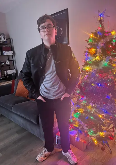 Я Adam, 19, знакомлюсь без обязательств в Истли