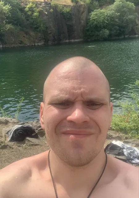 Я Влад, 30, из Мукачева, ищу знакомства без обязательств