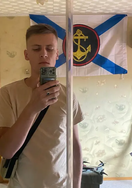 Влад из Дебальцева, мне 25, познакомлюсь для общения