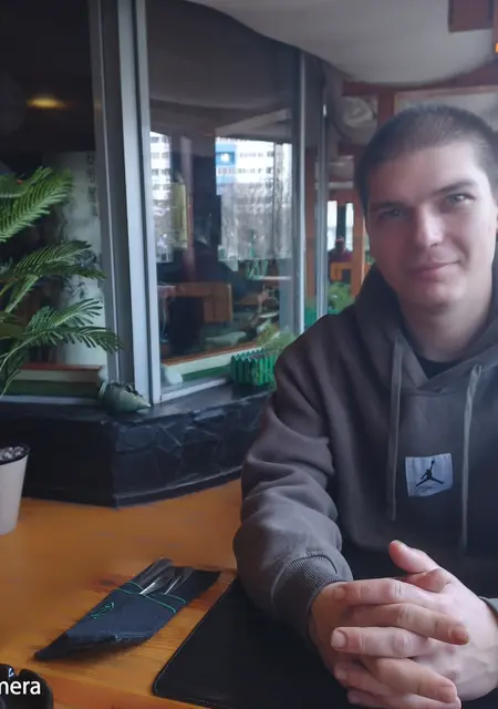 Иван из Донецка, мне 28, познакомлюсь на одну ночь