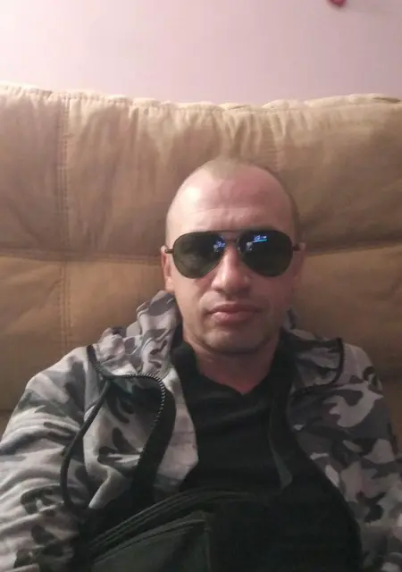 Володимир з Львова, шукаю на сайті знайомства без зобов'язань