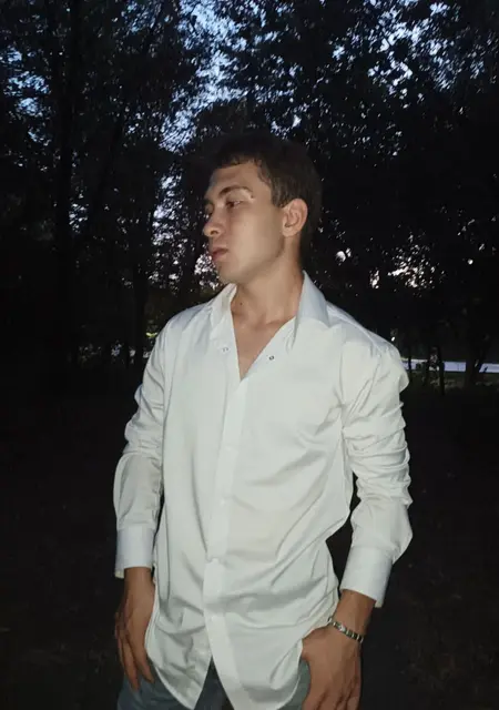 Я Владислав, 19, знакомлюсь на одну ночь в Алчевске