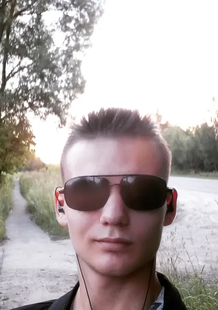 Я Дмитрий, 22, из Луганска, ищу знакомства без обязательств