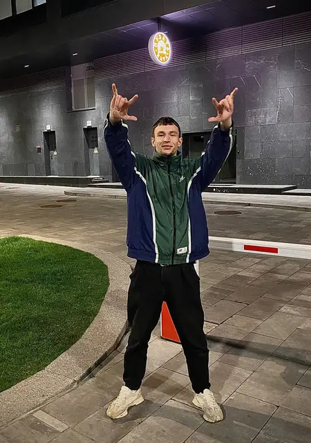 Даня из Борисполя, мне 19, познакомлюсь на одну ночь