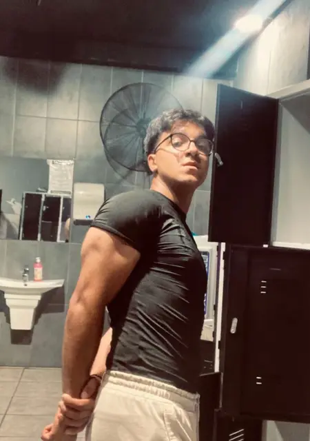 Enes из Антиохии, мне 20, познакомлюсь на одну ночь