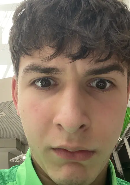 Юра из Львова, мне 18, познакомлюсь на одну ночь