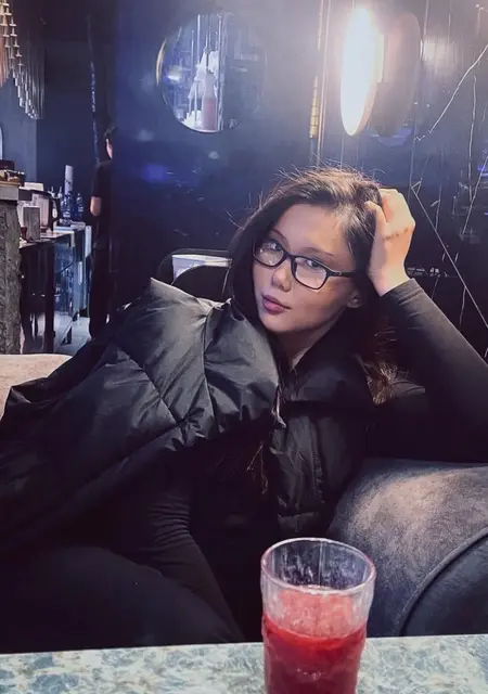 Асем из Алматы, мне 19, познакомлюсь для приятного времяпровождения