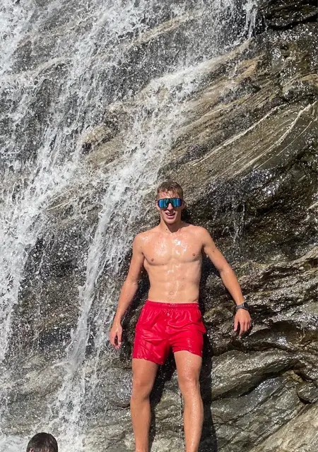 Я Adam, 20, знакомлюсь на одну ночь в Оломоуце