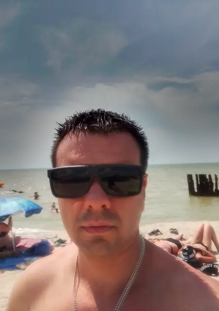 Я Вадим, 37, из Енакиева, ищу знакомства без обязательств