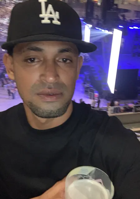 Я Javi, 36, знакомлюсь для общения в Паламос