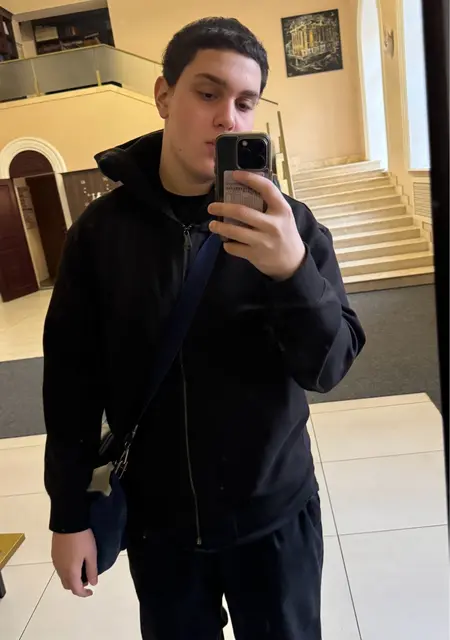 Я Лев, 18, знакомлюсь без обязательств в Одессе