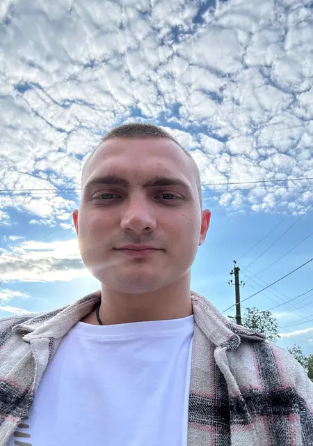 Я Даня, 24, из Ровно, ищу знакомство для открытые отношения