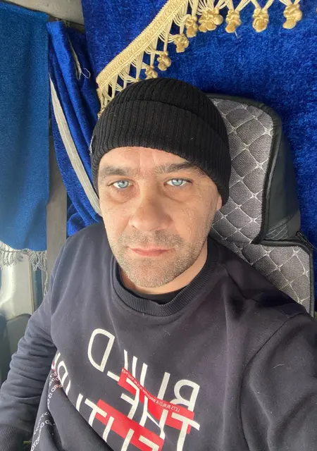 Влад из Караганды, ищу на сайте общение