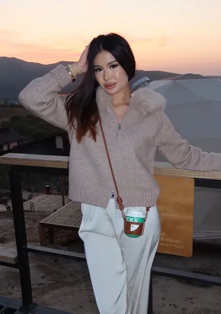 Jannur из Шымкента, мне 23, познакомлюсь для общения