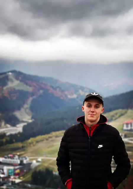 Я Олександр, 21, из Тернополя, ищу знакомство для совместных путешествий