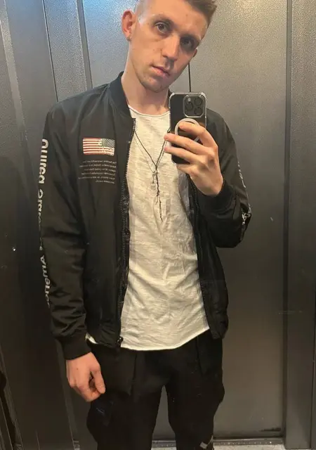 Даня из Праги, мне 28, познакомлюсь для вирта