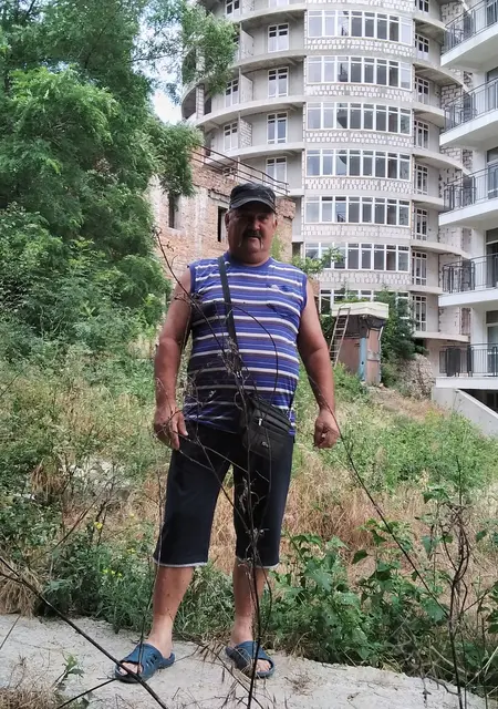 Я Павел, 59, знакомлюсь на одну ночь в Киеве